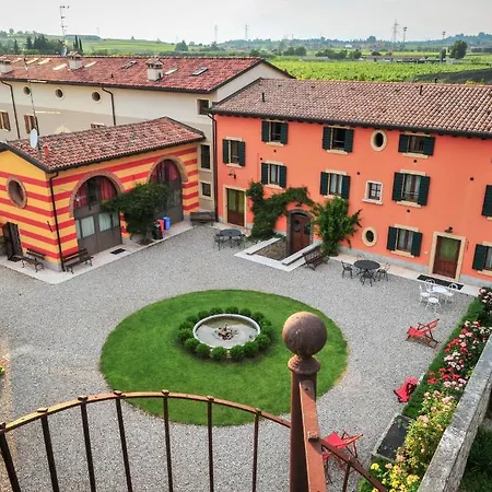 בית כפרי Antica Corte La Valle סונה